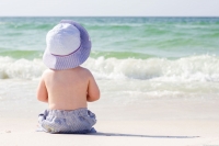 Διαβάστε 6 tips για να αγαπήσει το μωρό σας τη θάλασσα