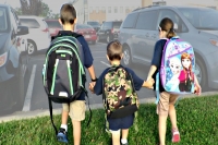 Πώς να μην προκαλεί πόνο στο παιδί σας η σχολική τσάντα