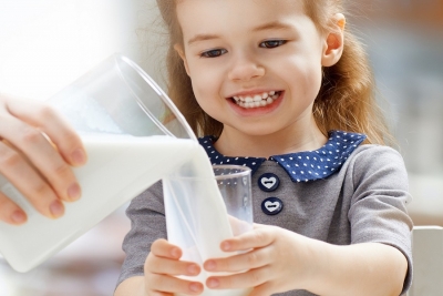 Με ποιο γάλα ψηλώνουν τα παιδιά;