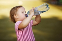 Πόσο νερό πρέπει να πίνει ένα παιδί την ημέρα;