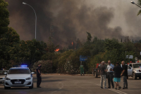 Φωτιά στη Βαρυμπόμπη: Ποιοι