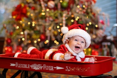 6 tips για να είναι αξέχαστα τα πρώτα Χριστούγεννα με το μωρό σας