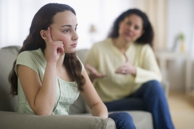 10 συμβουλές για την επικοινωνία με το έφηβο παιδί μας